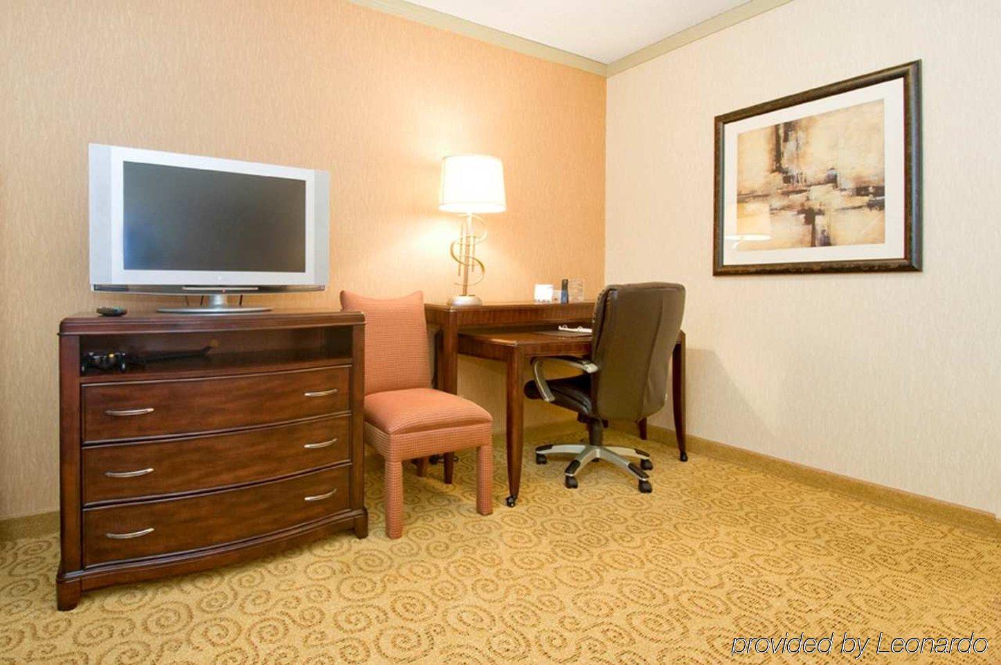 Embassy Suites By Hilton Atlanta Galleria Smyrna Oda fotoğraf