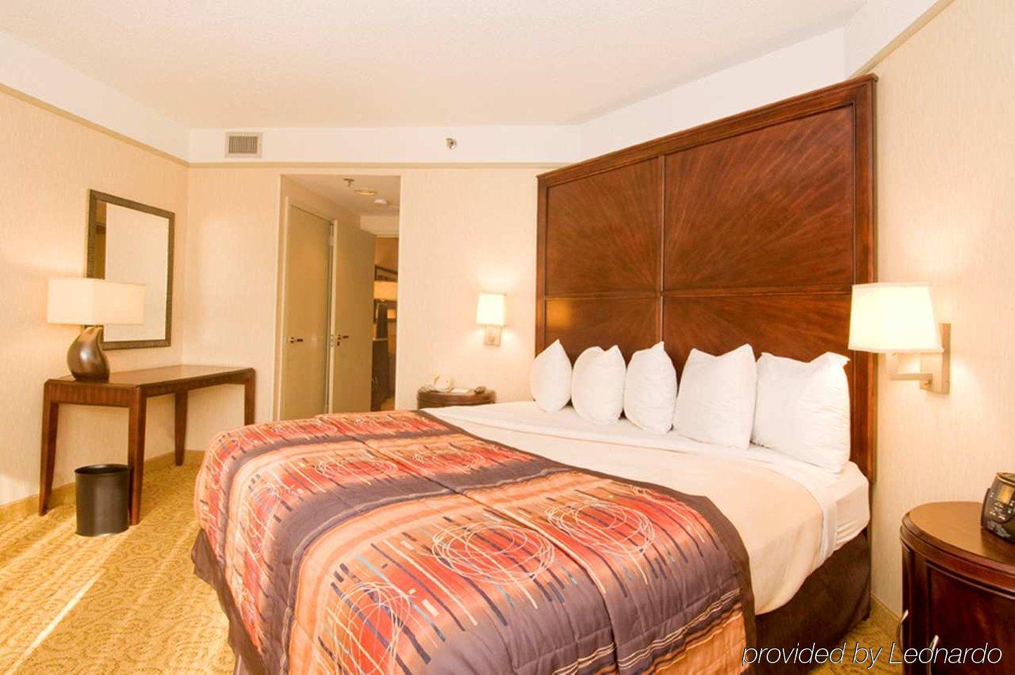 Embassy Suites By Hilton Atlanta Galleria Smyrna Oda fotoğraf